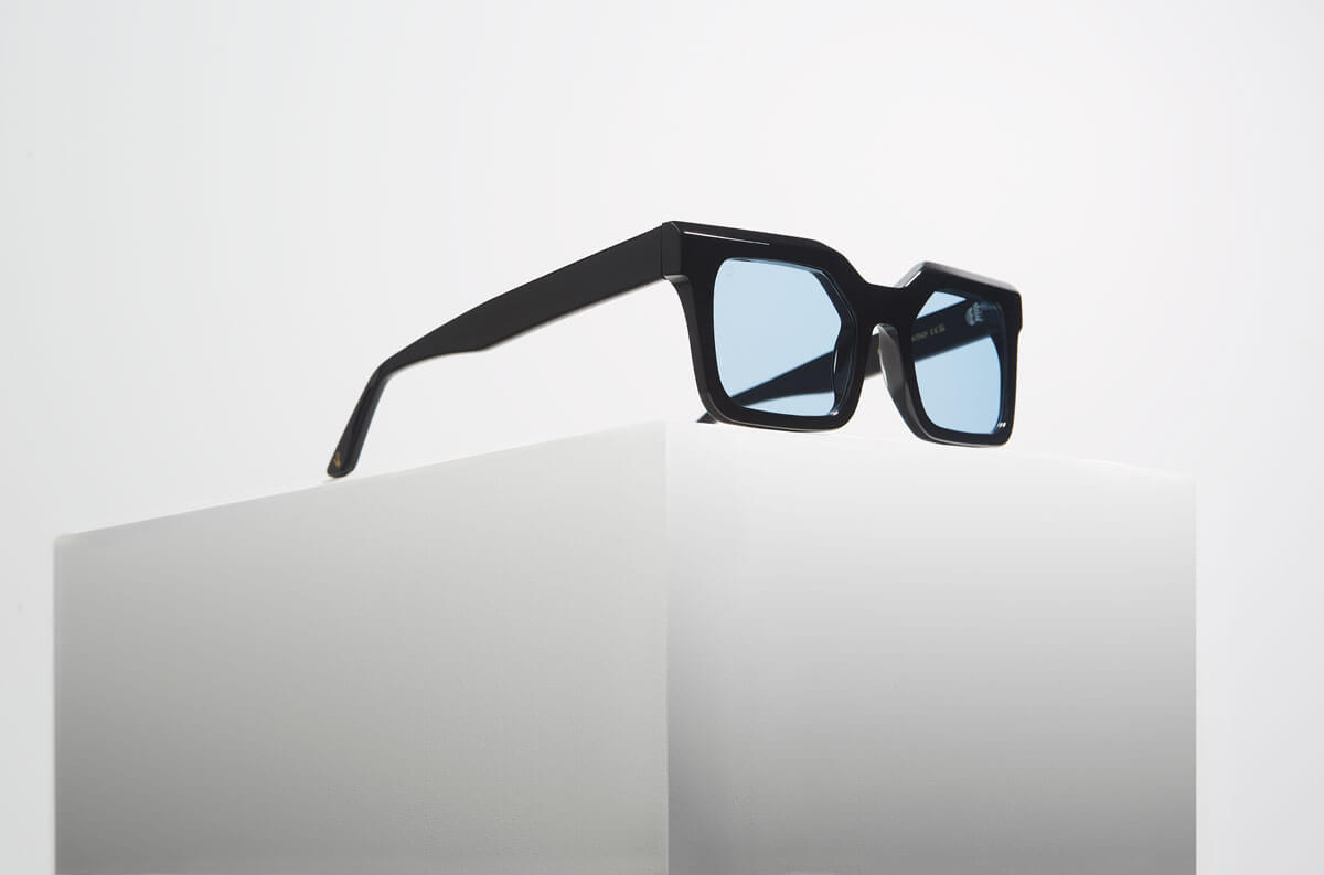 YUKI SUNGLASSES BLACK - BLUE