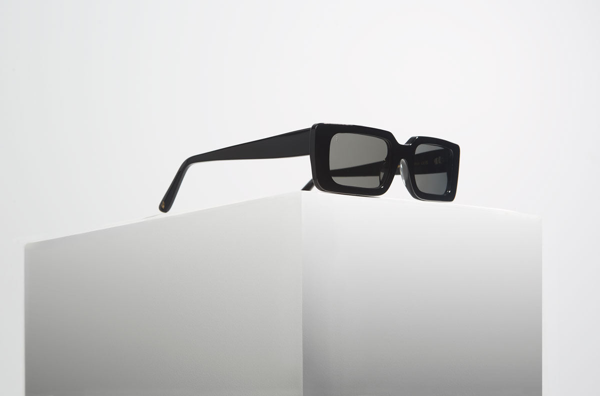 REI SUNGLASSES - BLACK
